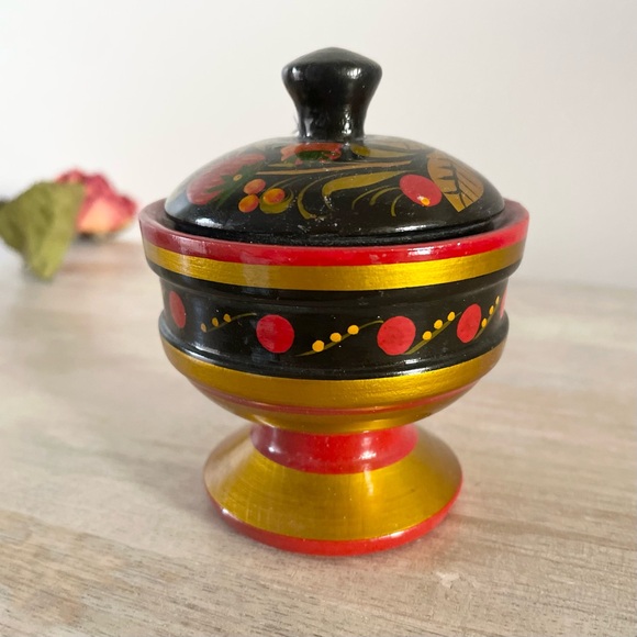 Vintage Small Russian Khokhloma Wooden Hand Painted Trinket Round Cup w Lid - Picture 2 of 13